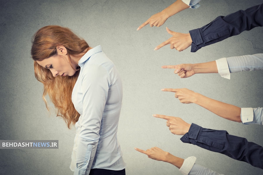 چه کار کنیم تا کمتر به دام قضاوت کردن دیگران بیفتیم