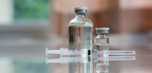  چه کسانی باید واکسن آنفلوآنزا و  ذات‌الریه بزنند؟