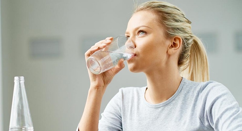 نوشیدن آب در کدام زمان ها به سلامت بدن کمک می کند؟ 