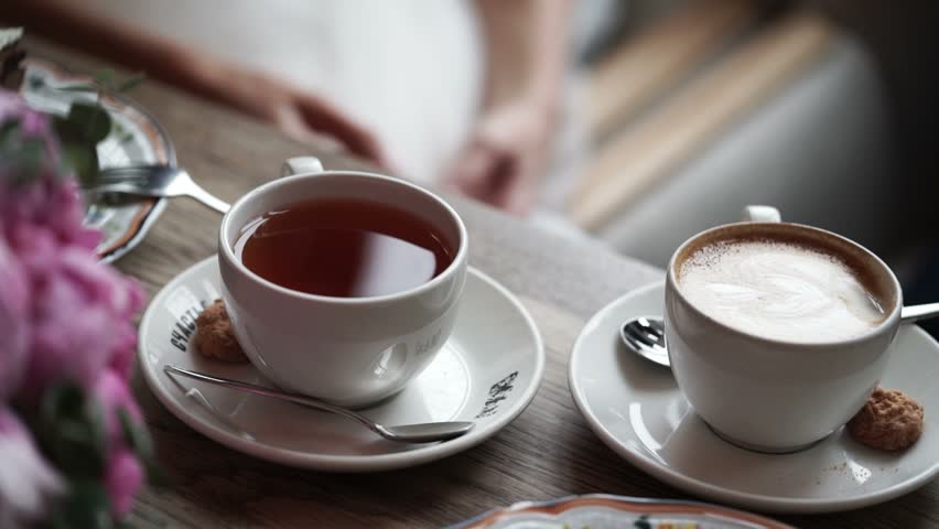 چرا چای و قهوه برای جنین خطرناک است؟