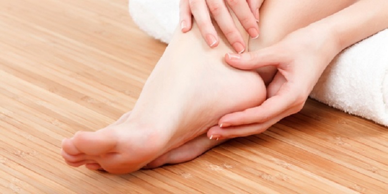 با تیرگی قوزک پا چه کنیم؟