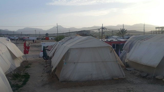 نبود امکانات در چادر زلزله‌زدگان کرمانشاه برای فصل سرما