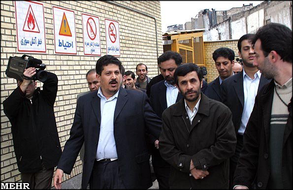 احمدی نژاد در کنار پسر هاشمی رفسنجانی! + عکس