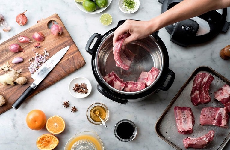 سرخ کردن یا کبابی کردن؛ کدام روش سالمتری برای پخت گوشت است؟ 