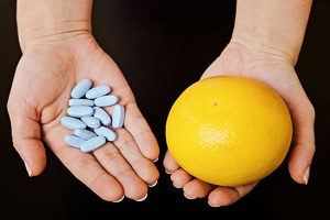اطلاعاتی ضروری درباره تداخلات خوراکی ها با داروها