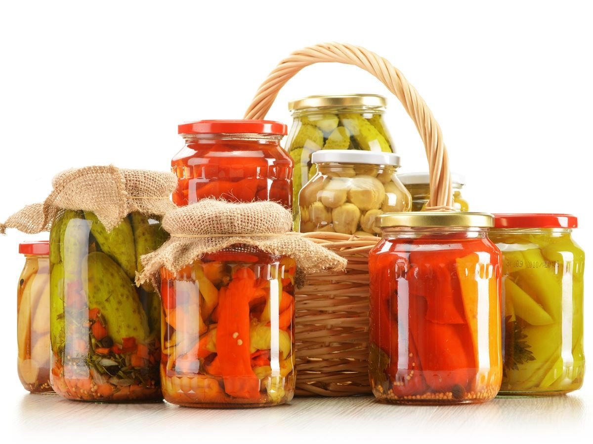 مصرف ترشیجات در شب چه بلایی سرمان می آورد؟