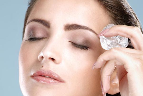 از بین بردن لکه های صورت با تکه های یخ در 3 روز