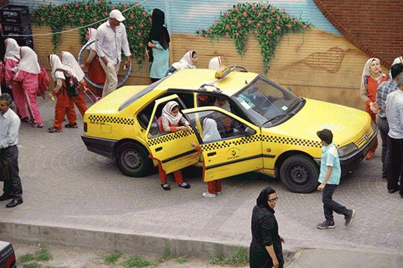  برخورد سرویس مدرسه با درخت، ۸ دانش آموز را راهی بیمارستان کرد