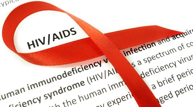 ۱۲۵۰۰ مبتلا به ایدز در مراکز مراقبت و درمان