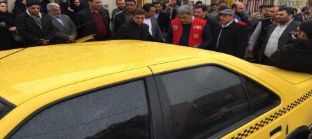 تاکسی سواری شهردار تهران + عکس