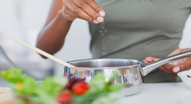 گرفتن شوری غذا با 4 روش ساده
