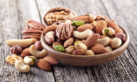 شب یلدا به این نکات تغذیه ای دقت کنید تا سالم بمانید 