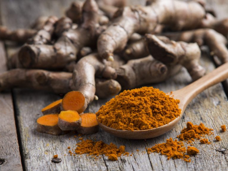 چگونه از زردچوبه برای زیبایی پوست استفاده کنیم؟