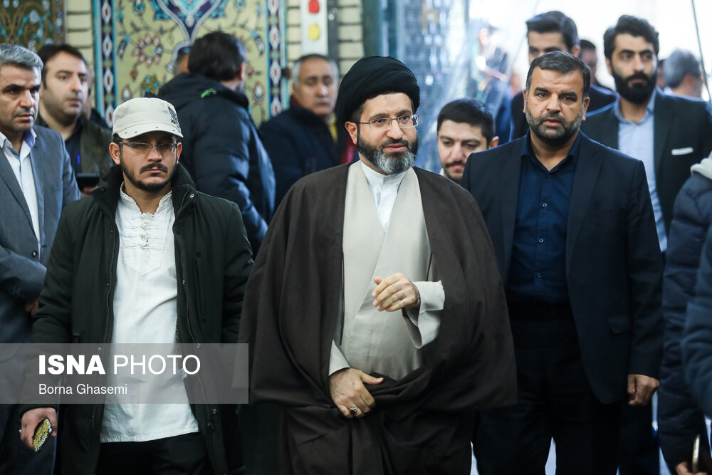 فرزند رهبر انقلاب در ختم آیت الله شاهرودی در مسجد ارگ + عکس