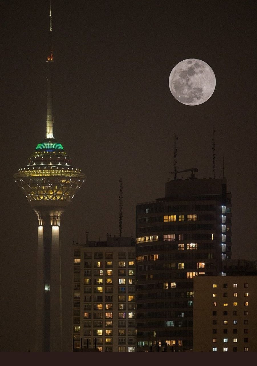 ابرماه توت فرنگی فوق العاده زیبا در آسمان تهران + عکس - تلگرام آپ