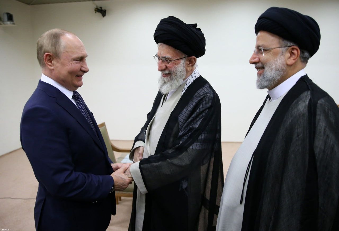 خوش و بش پوتین و رهبر انقلاب در جریان دیدار و گفت‌وگو + عکس - تلگرام آپ