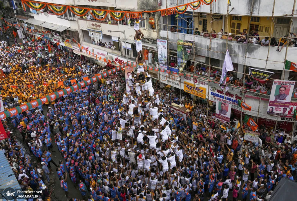 تشکیل هرم انسانی در جشن‌های جانمشتامی هند + عکس - تلگرام آپ