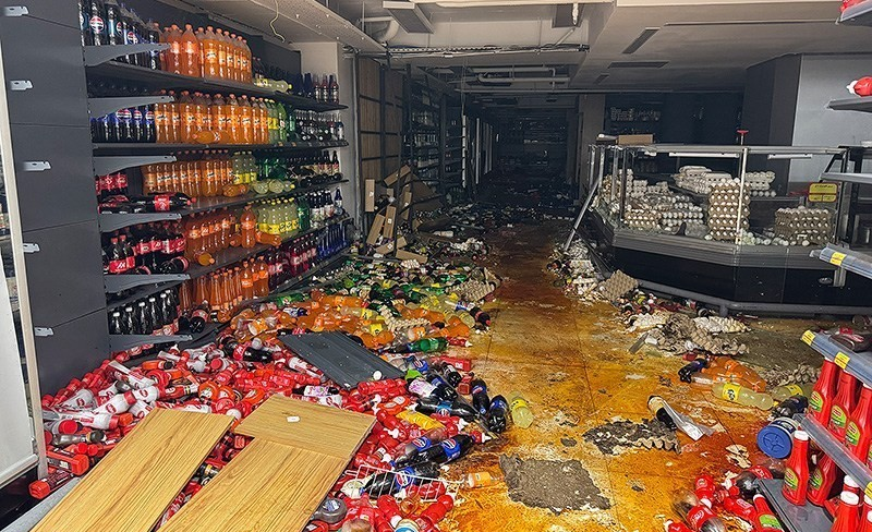 تخریب بازار روز توسط اغتشاشگران در مبارکه اصفهان