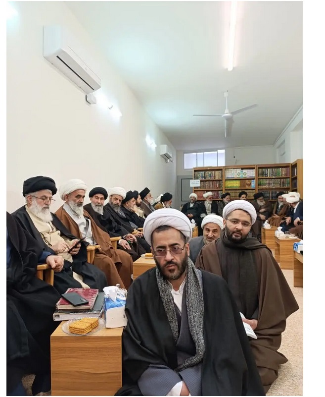 تصویر/ تجمع اساتید حوزه در حمایت از رهبر انقلاب